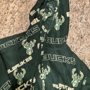 Youth Hooded Milwaukee Bucks Robe with Belt